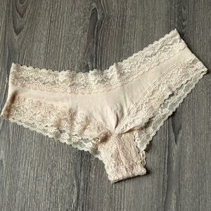 2015 NWT  Victoria's Secret Nude Cheeky Panty Size Small